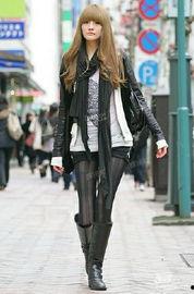 国产丝袜熟女,国产熟女风情演绎  第1张